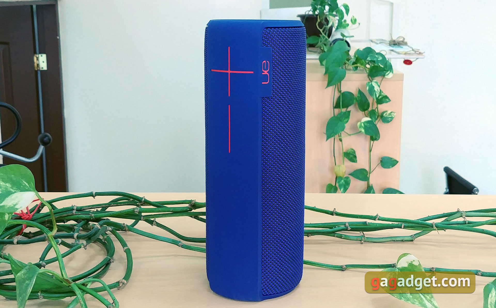ue-megaboom-09.jpg