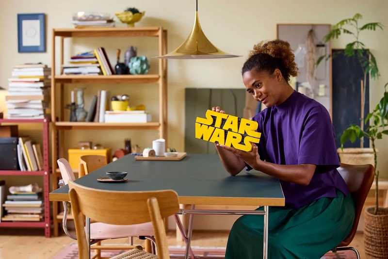 Postcard with Lego Star Wars Logo set