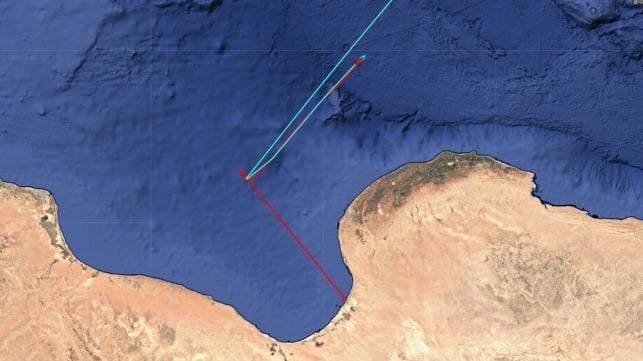 The Vilamoura tanker (red) towed by the Boka Summit (blue)