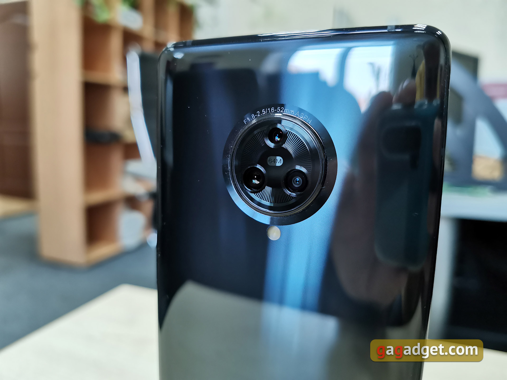Огляд Vivo NEX 3: перший по-справжньому безрамковий смартфон-315