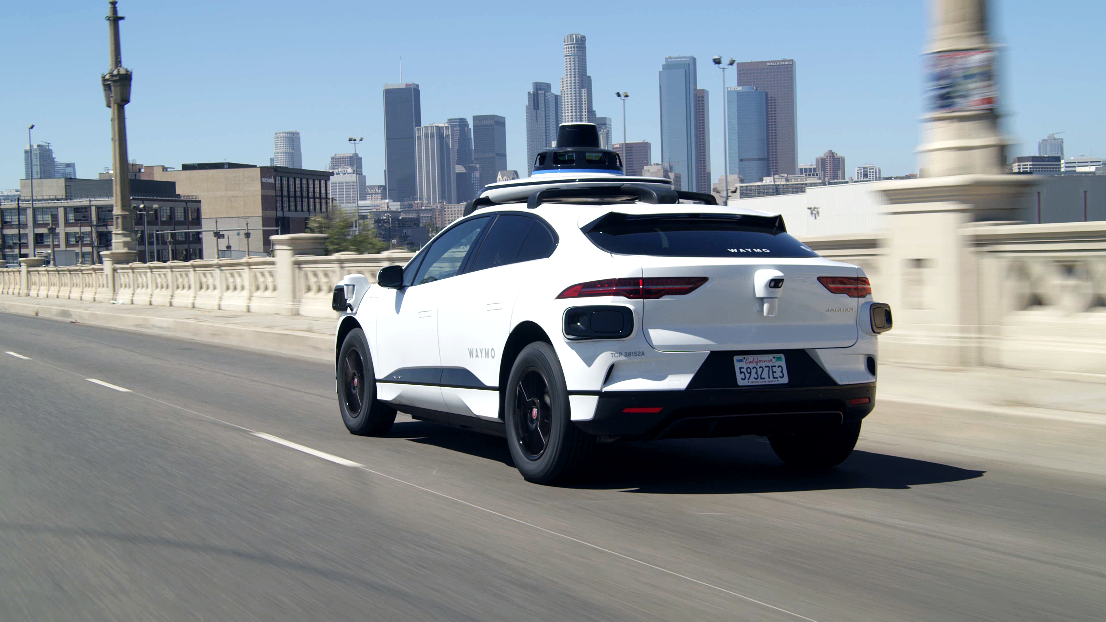 Waymo lance des robots-taxis payants à Los Angeles