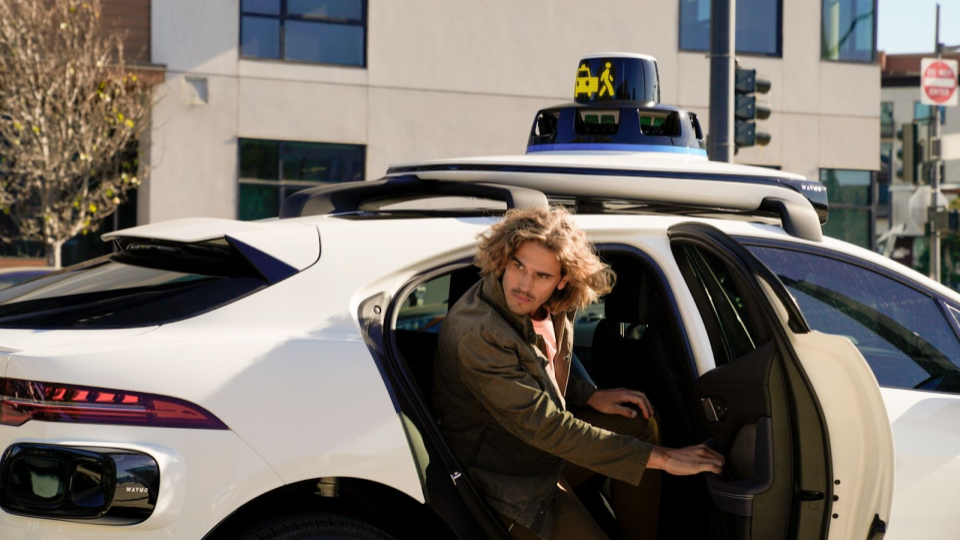 Waymo has developed a visual communication system for unmanned cars with humans