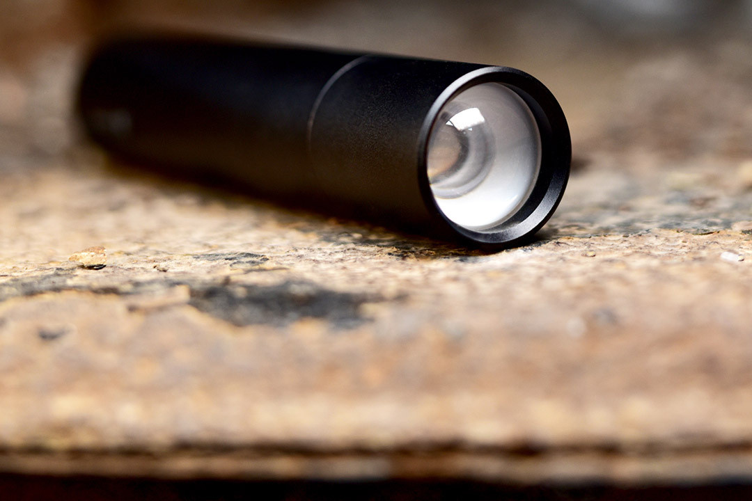 xiaomi-beebest-zoom-flashlight-2.jpg