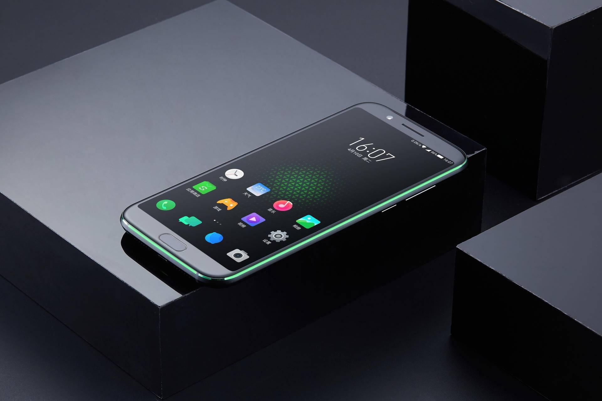 xiaomi-blackshark-released-gaming-photos-3.jpg