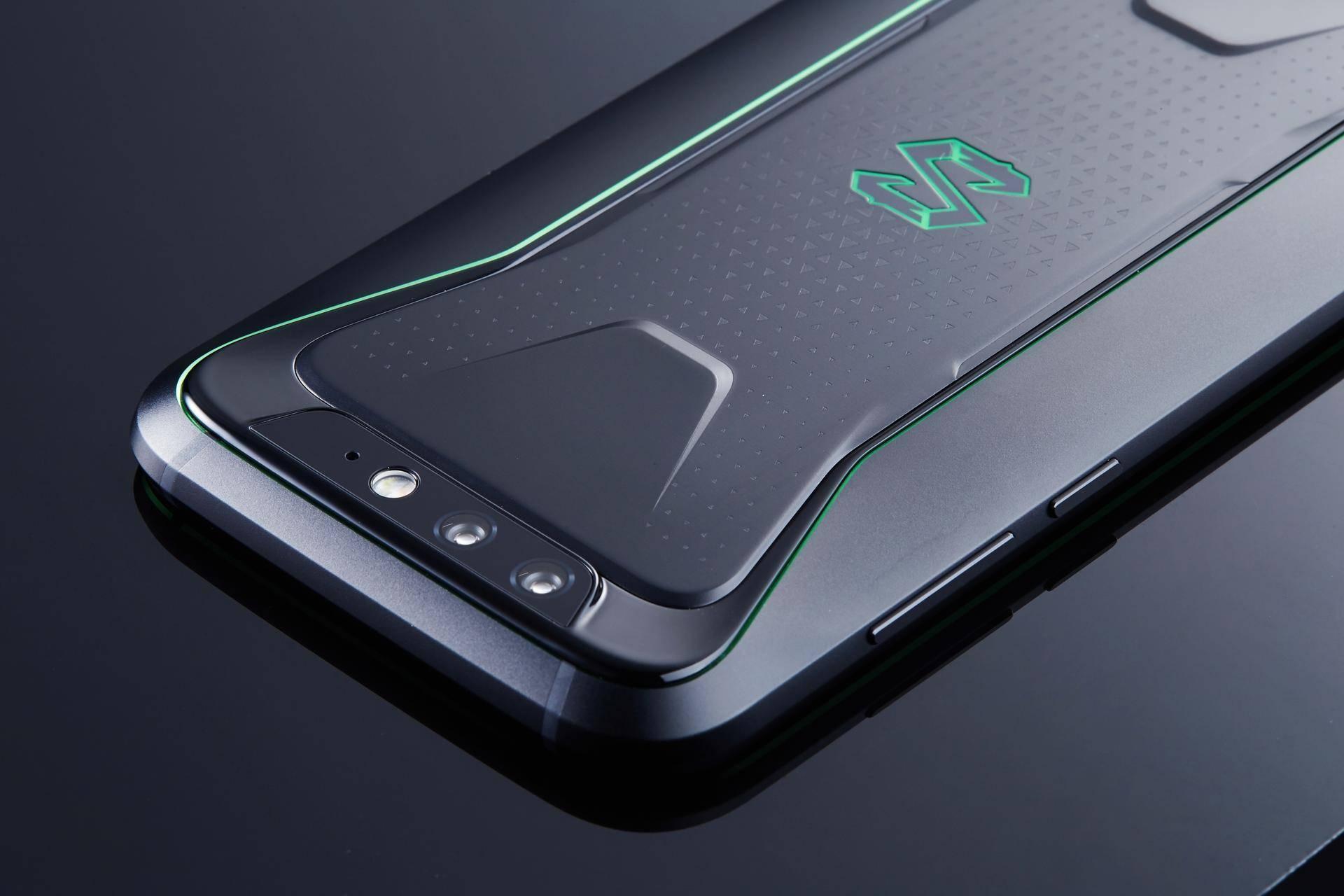 xiaomi-blackshark-released-gaming-photos-7.jpg