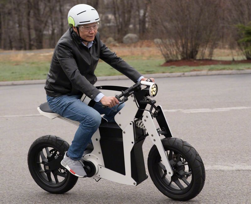 xiaomi-ceo-segway-ninebot-bike-scooter-m.jpg