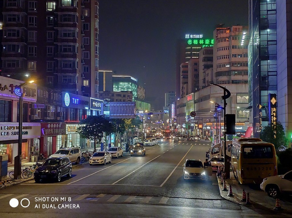 xiaomi-mi-8-super-night-scene-2_cr.jpg