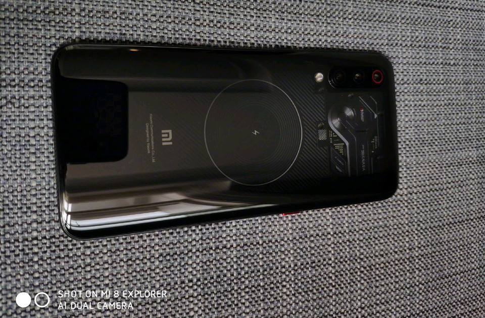 xiaomi-mi-9-transparent-edition-photo-1.jpg