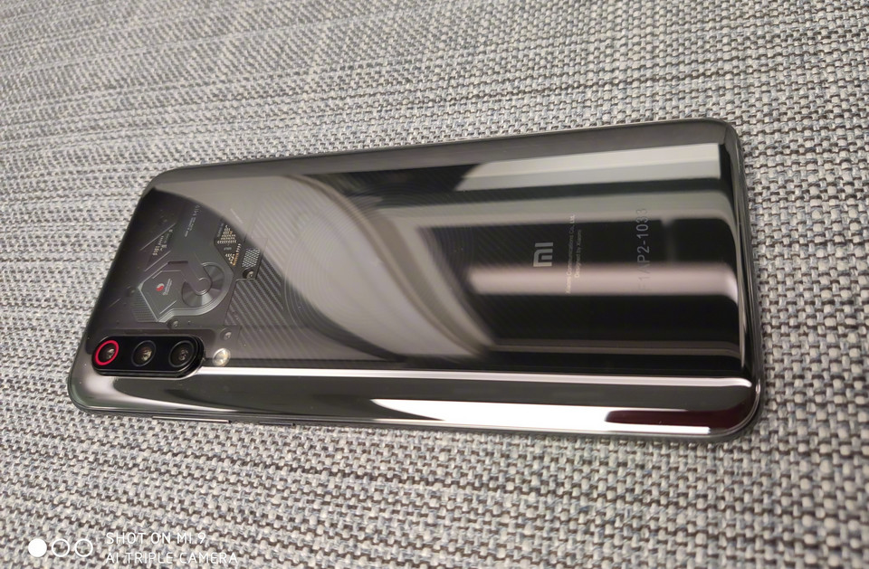 xiaomi-mi-9-transparent-edition-photo-2.jpg