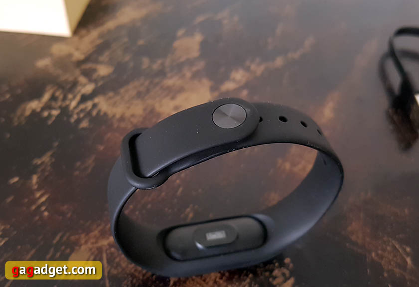 Обзор Xiaomi Mi Band 2: зачем покупать бюджетный смарт-браслет?-5