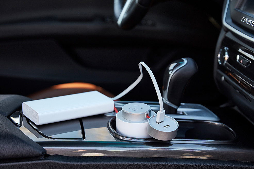 xiaomi-mi-car-inverter-4_cr.jpg