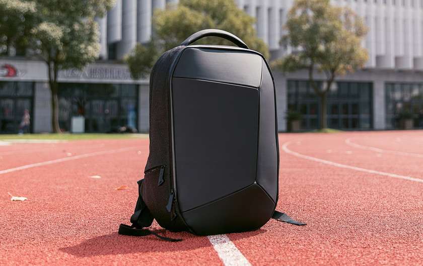 xiaomi-mi-geek-shoulder-bag-1.jpg