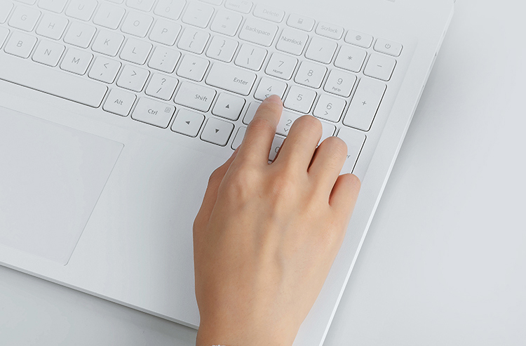 xiaomi-mi-notebook-15.6-full-size-keyboard-4_cr.jpg