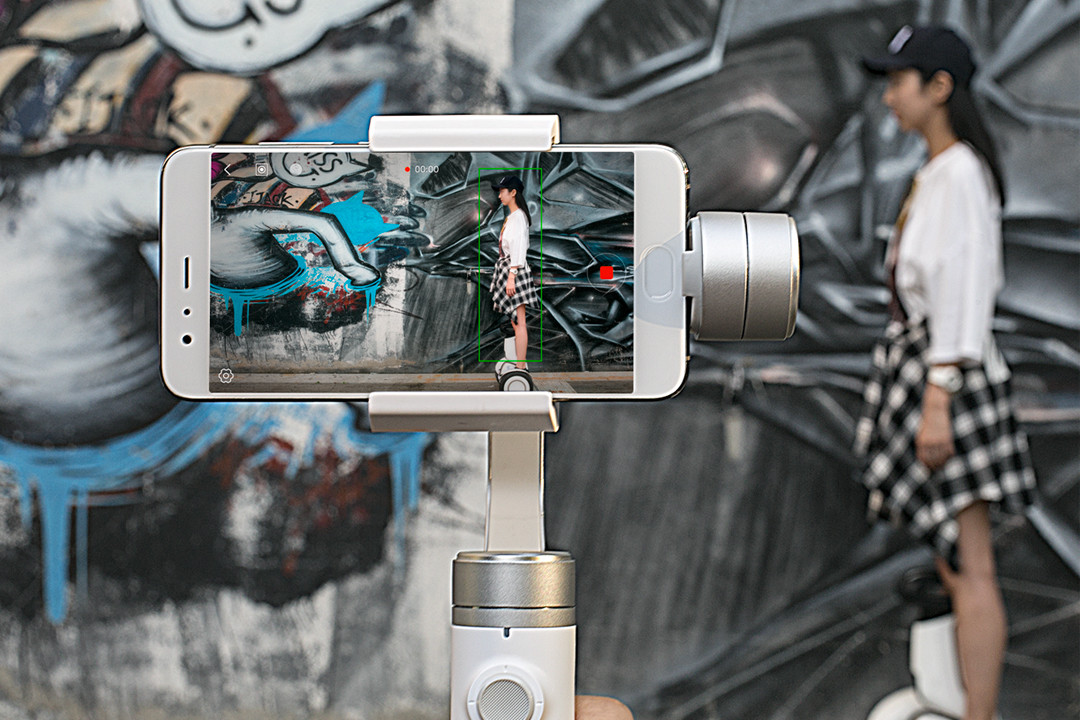 xiaomi-mijia-smartphone-handheld-gimbal-3.jpg