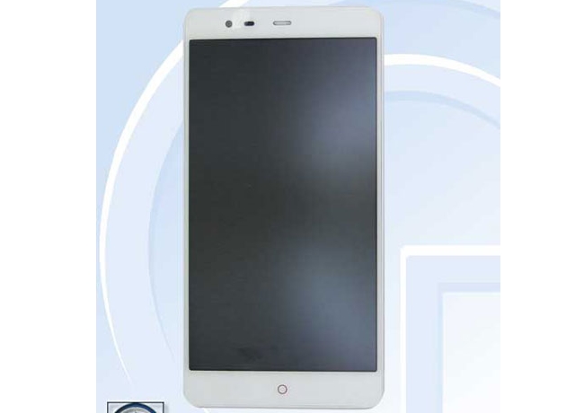 Живые фотографии неанонсированного смартфона ZTE Nubia X6