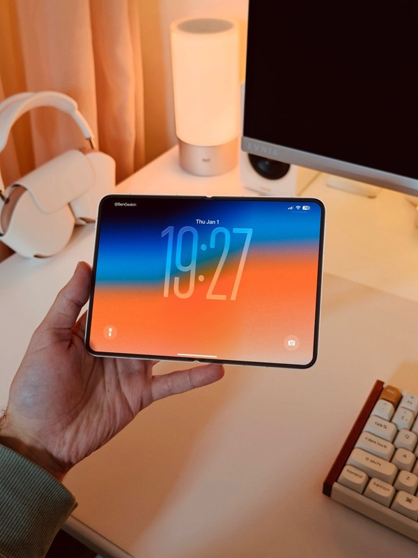 Photo of iPhone Fold in folded state