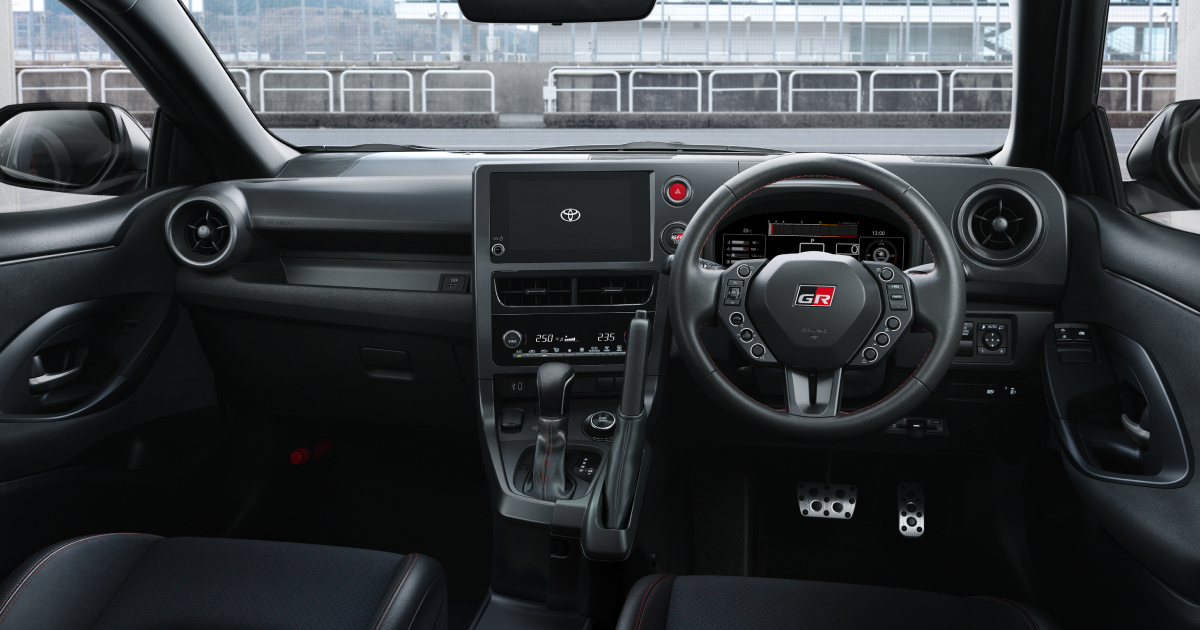 Нове кермо Toyota GR Yaris 2026