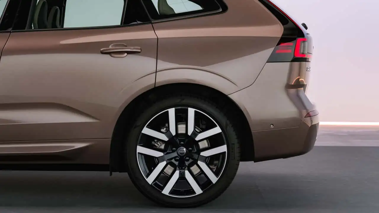 Volvo XC60 передний вид