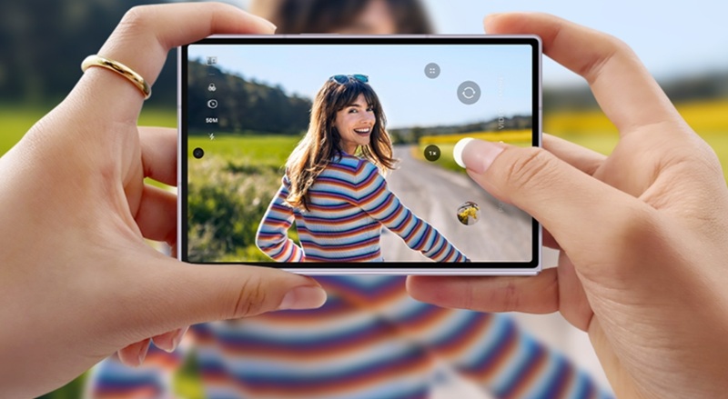 The Galaxy Z Fold 8's new wide-format 4:3 inner display fills the screen edge to edge in landscape mode.
