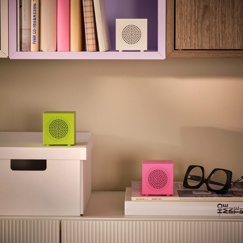 Kallsup Bluetooth speaker in white
