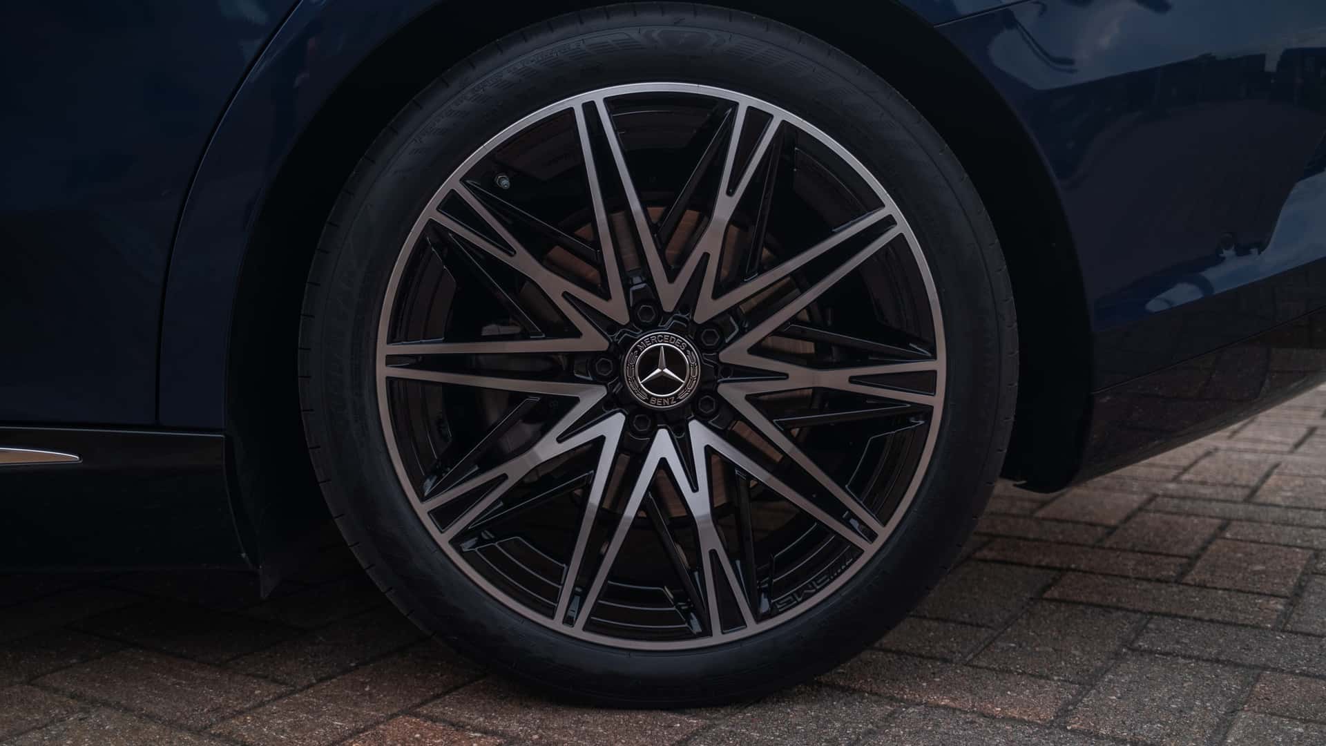 Лицьова панель Mercedes-Benz C-Class з LED решіткою