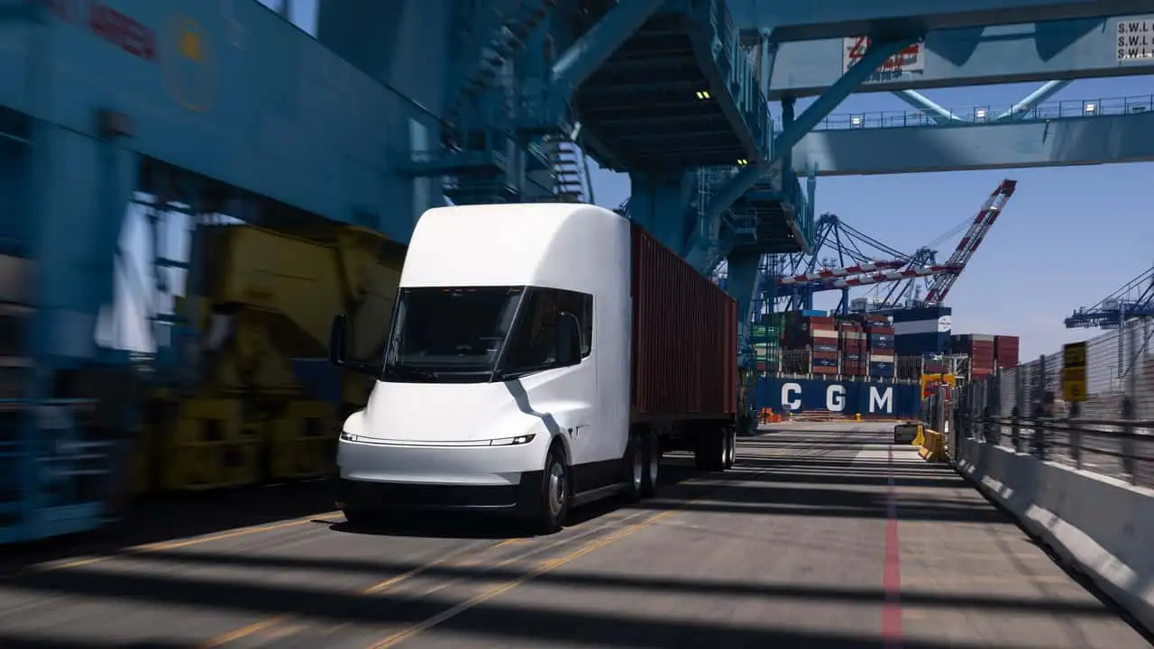 Профиль Tesla Semi