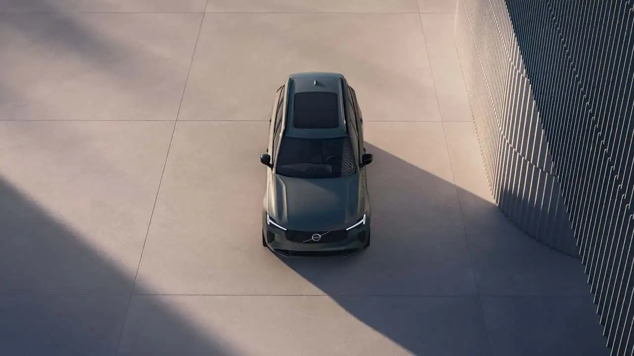Интерьер Volvo XC90 со стороны водителя