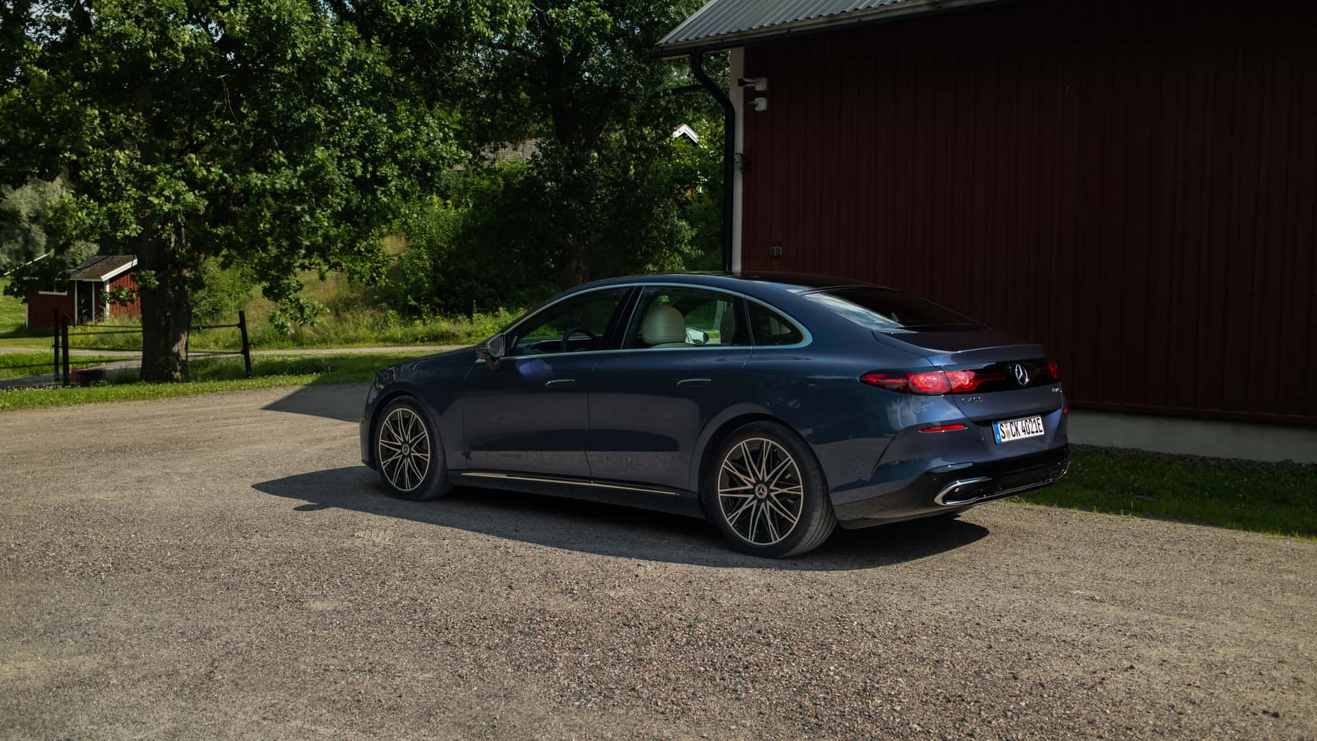 Передня панель Mercedes-Benz C-Class з орнаментами
