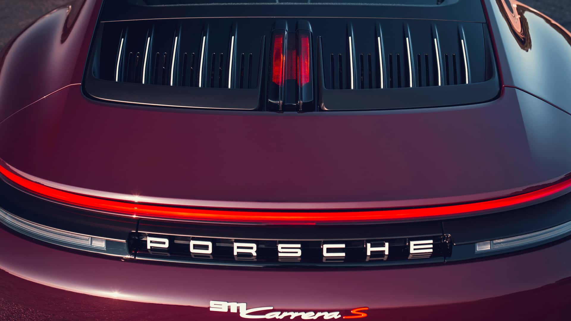 Фото загального вигляду Porsche 911 Carrera S