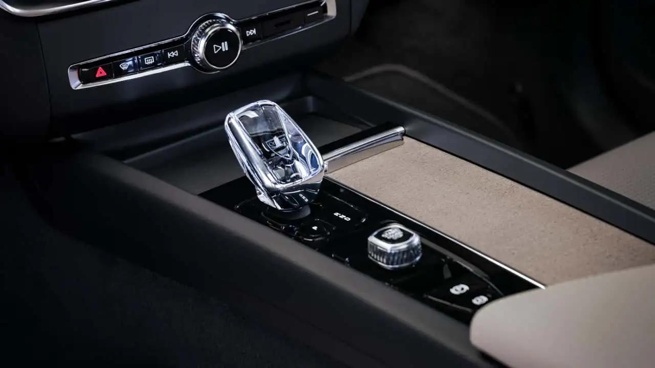 Центральный дисплей Volvo XC60