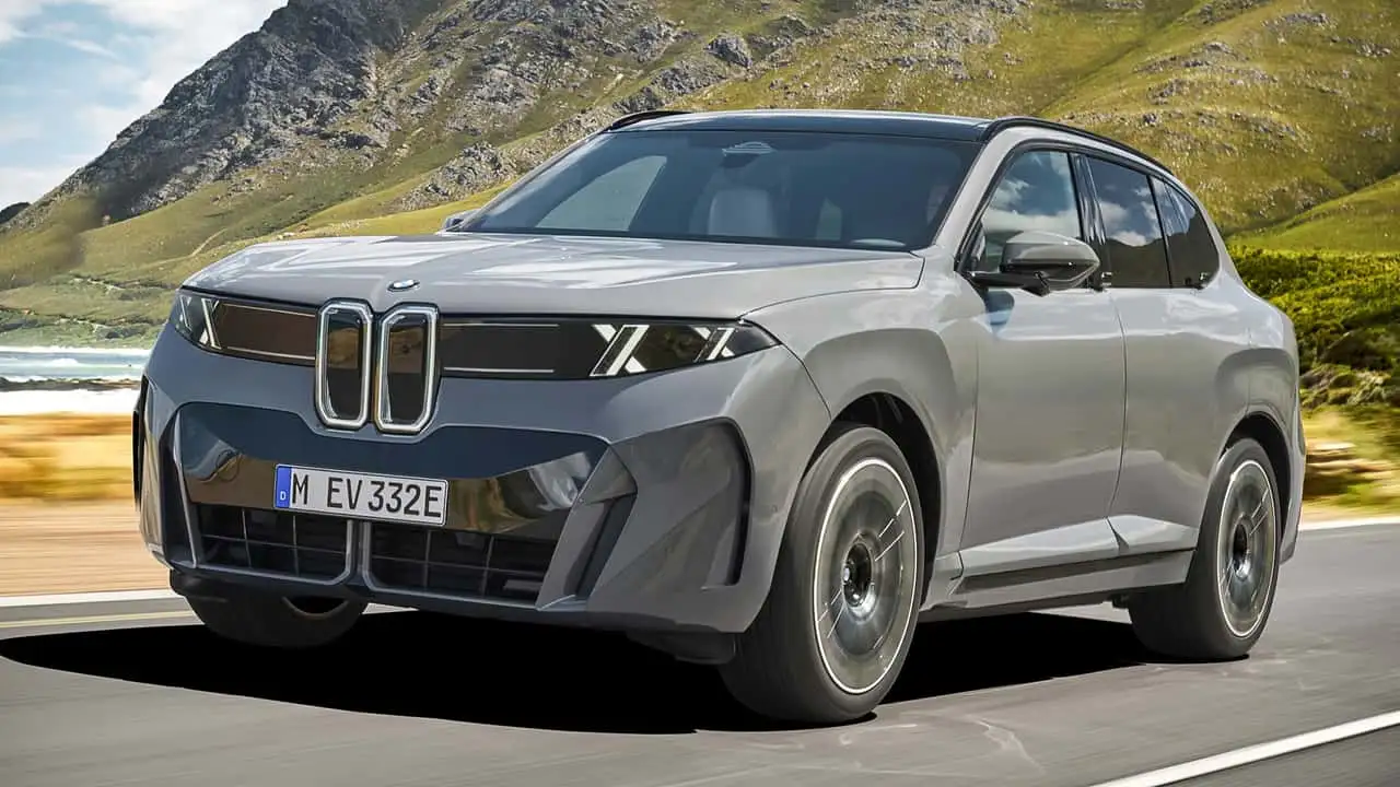 BMW X5 с подсвеченной решеткой радиатора