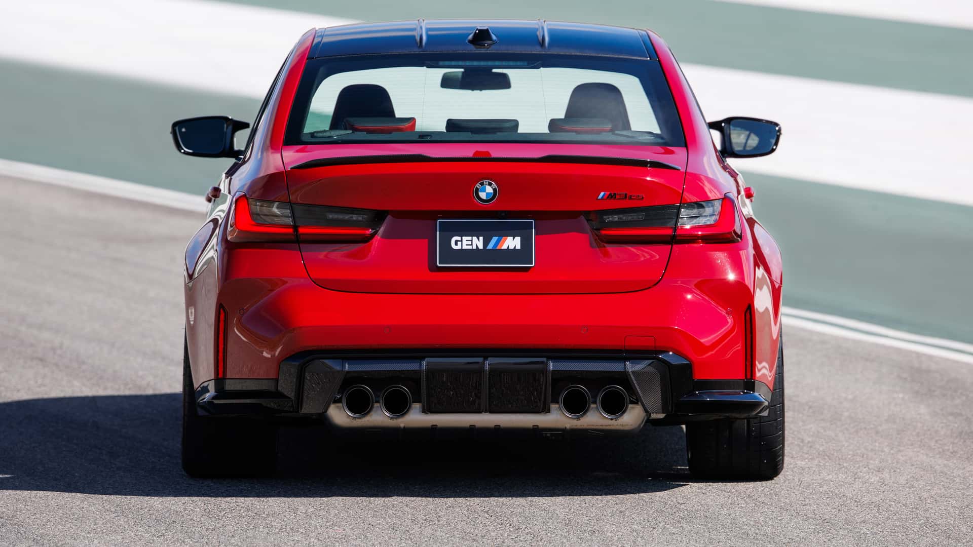 BMW M3 CS Handschalter вид спереди