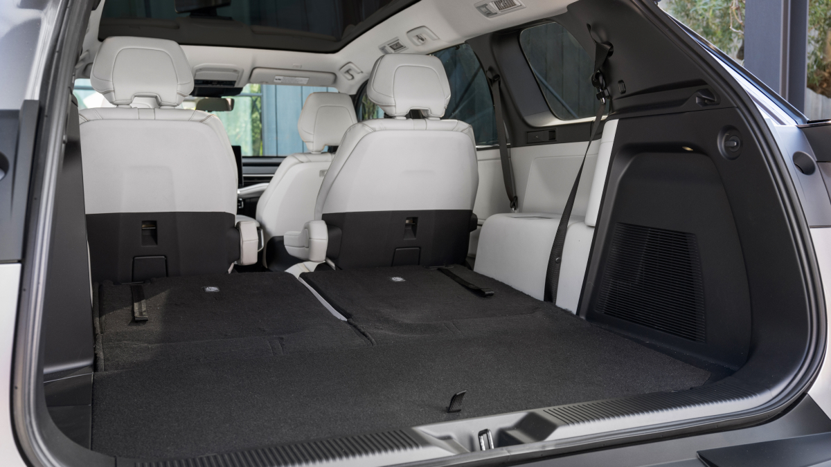 Electric Toyota Highlander 2027 interior view 4