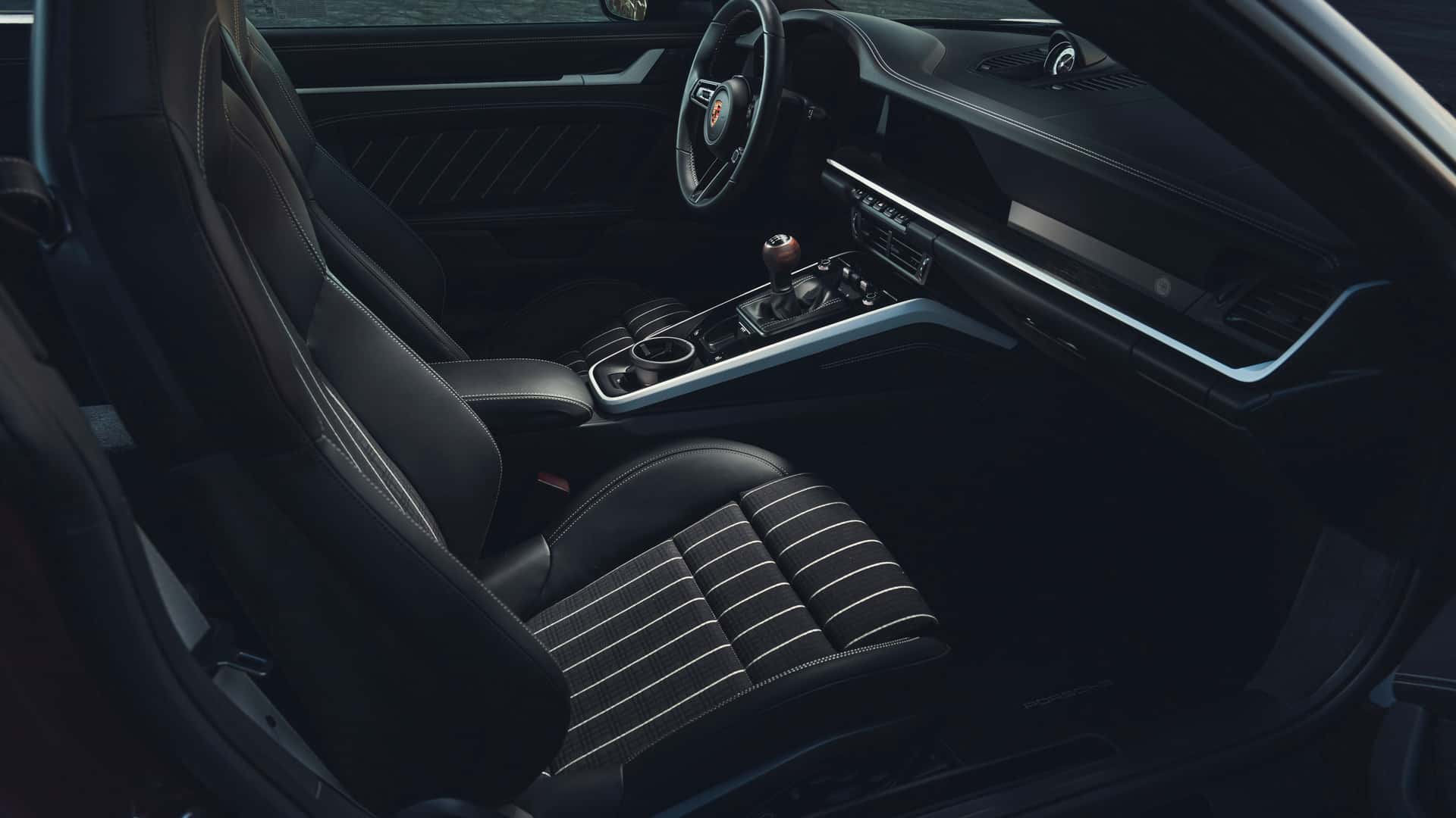 Фото заднього сидіння Porsche 911 Carrera S