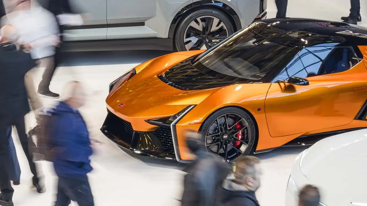 Front grille and design of the new MR2