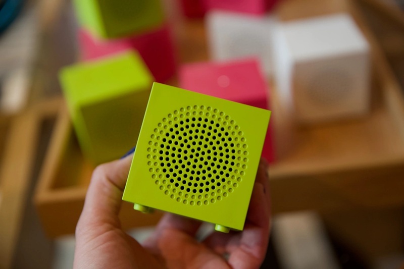 Kallsup Bluetooth speaker in neon green