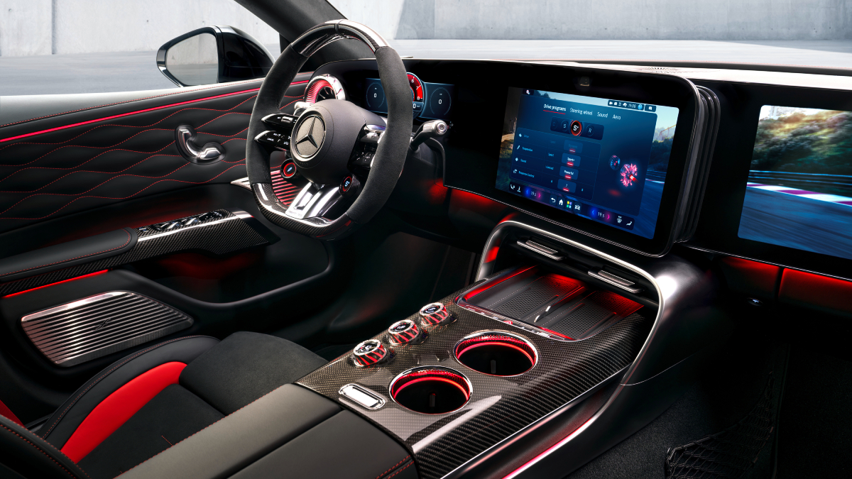Центральный сенсорный экран Mercedes-AMG GT 4-Door Coupe