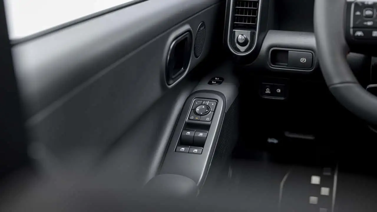 Детали передней части Hyundai Ioniq 3