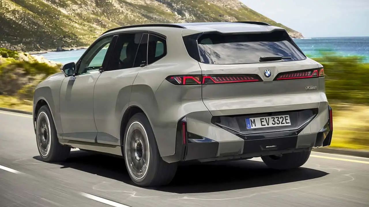 Вид сзади BMW X5