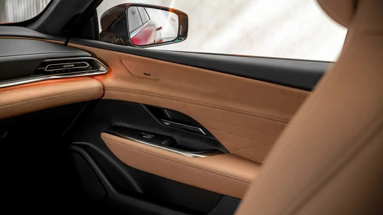 Шкіряні крісла Mazda 6e