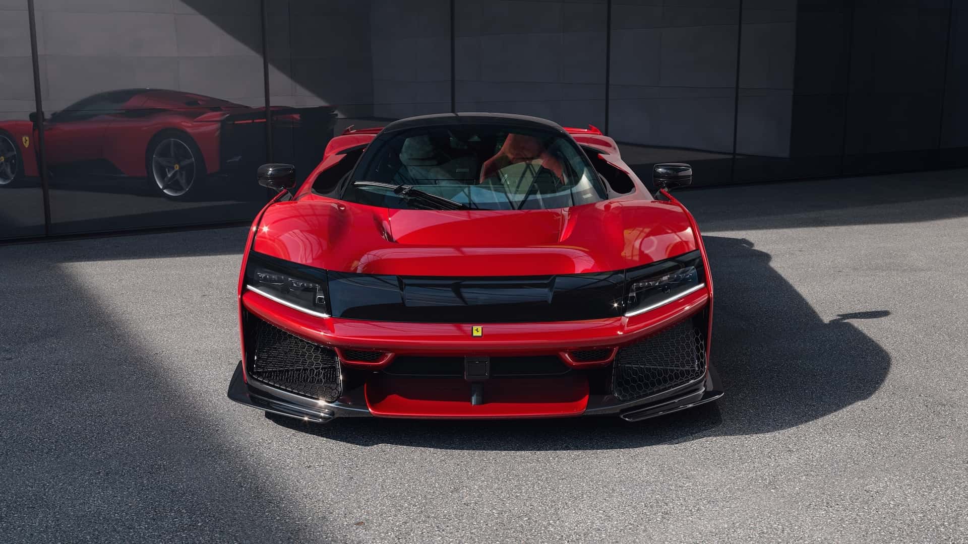 Ferrari F80 in action