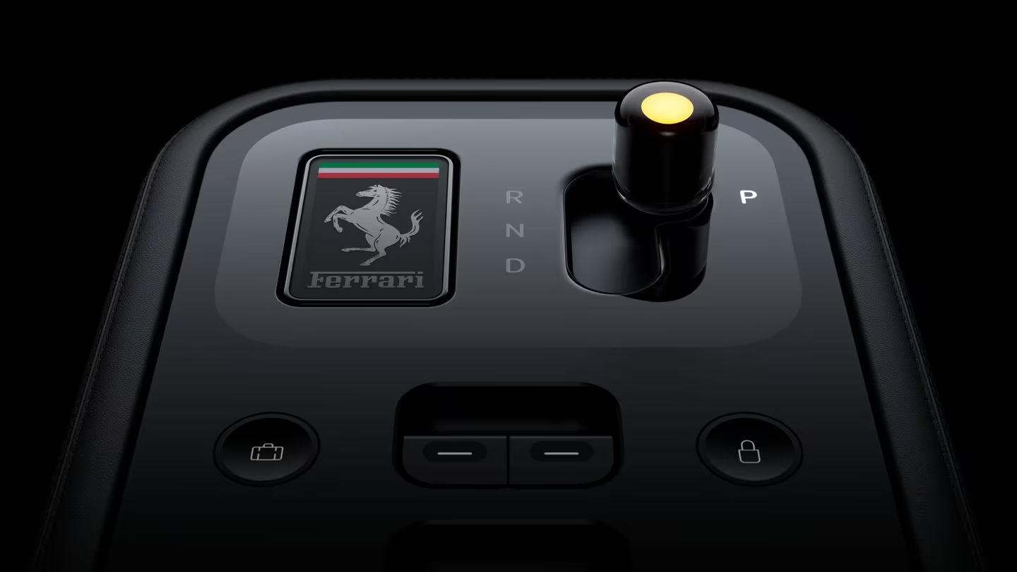 Ferrari Luce интерьер изображение 1