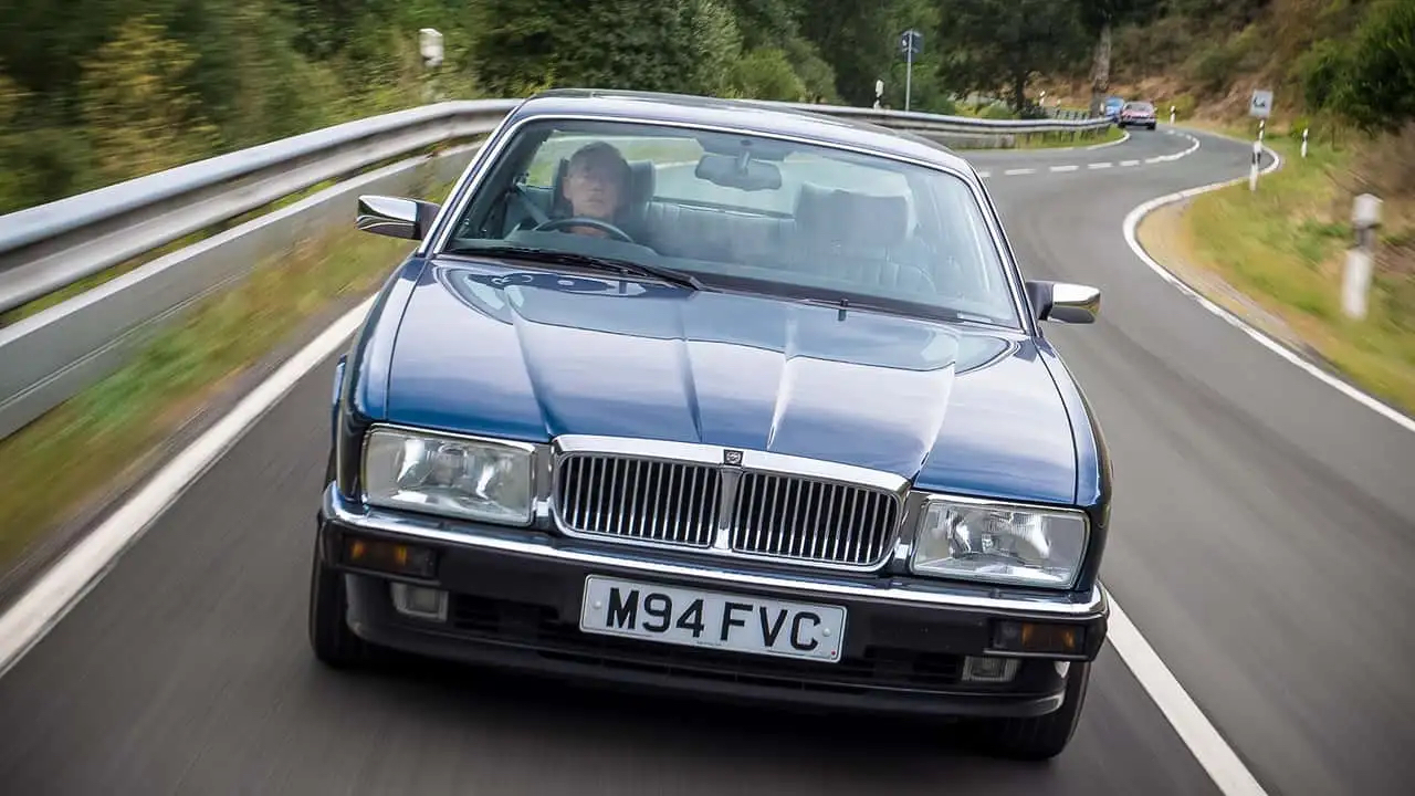 Класичний Jaguar XJ40