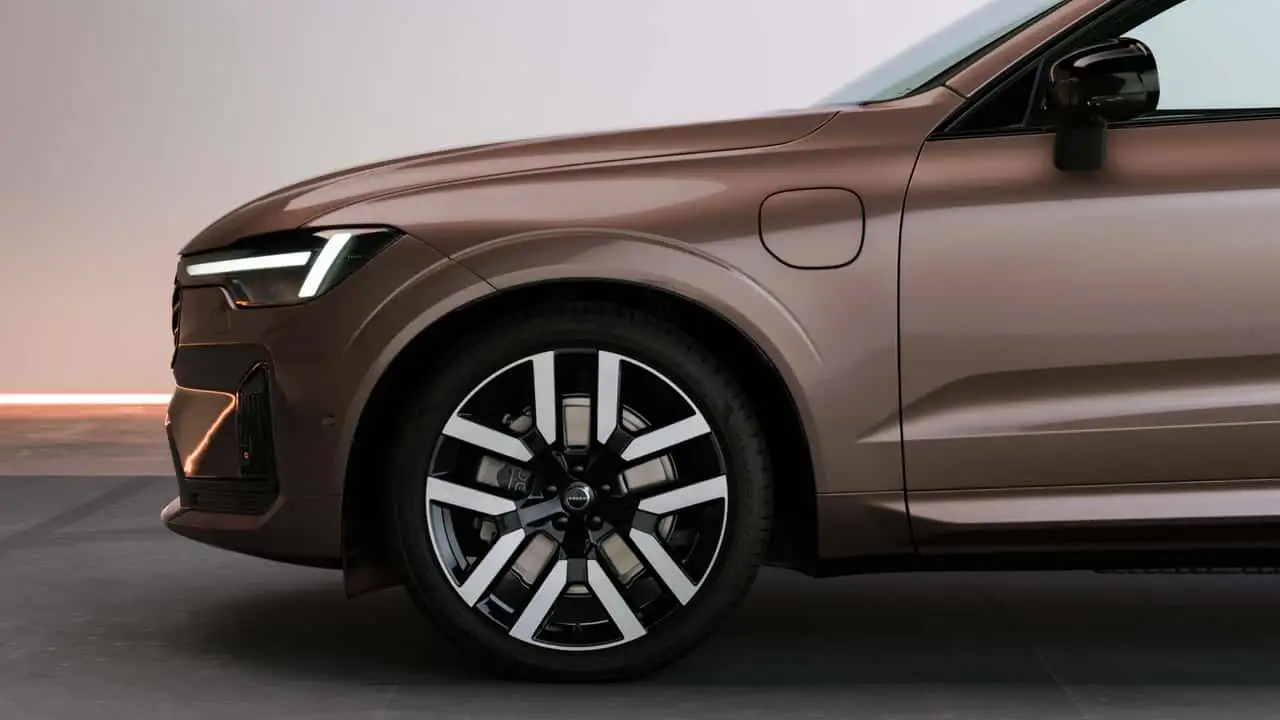 Радиаторная решётка Volvo XC60