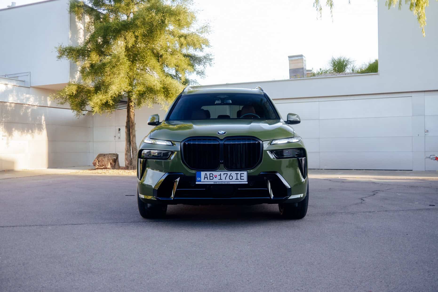 Стильный вид BMW X5