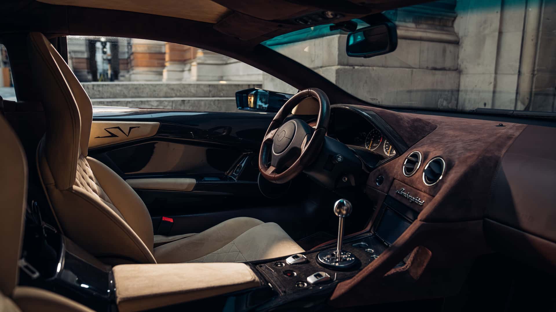 Lamborghini Murciélago LP 670-4 SuperVeloce характеристики салона
