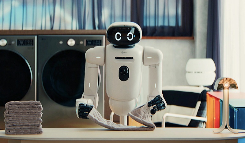 LG CLOiD robot at CES 2026