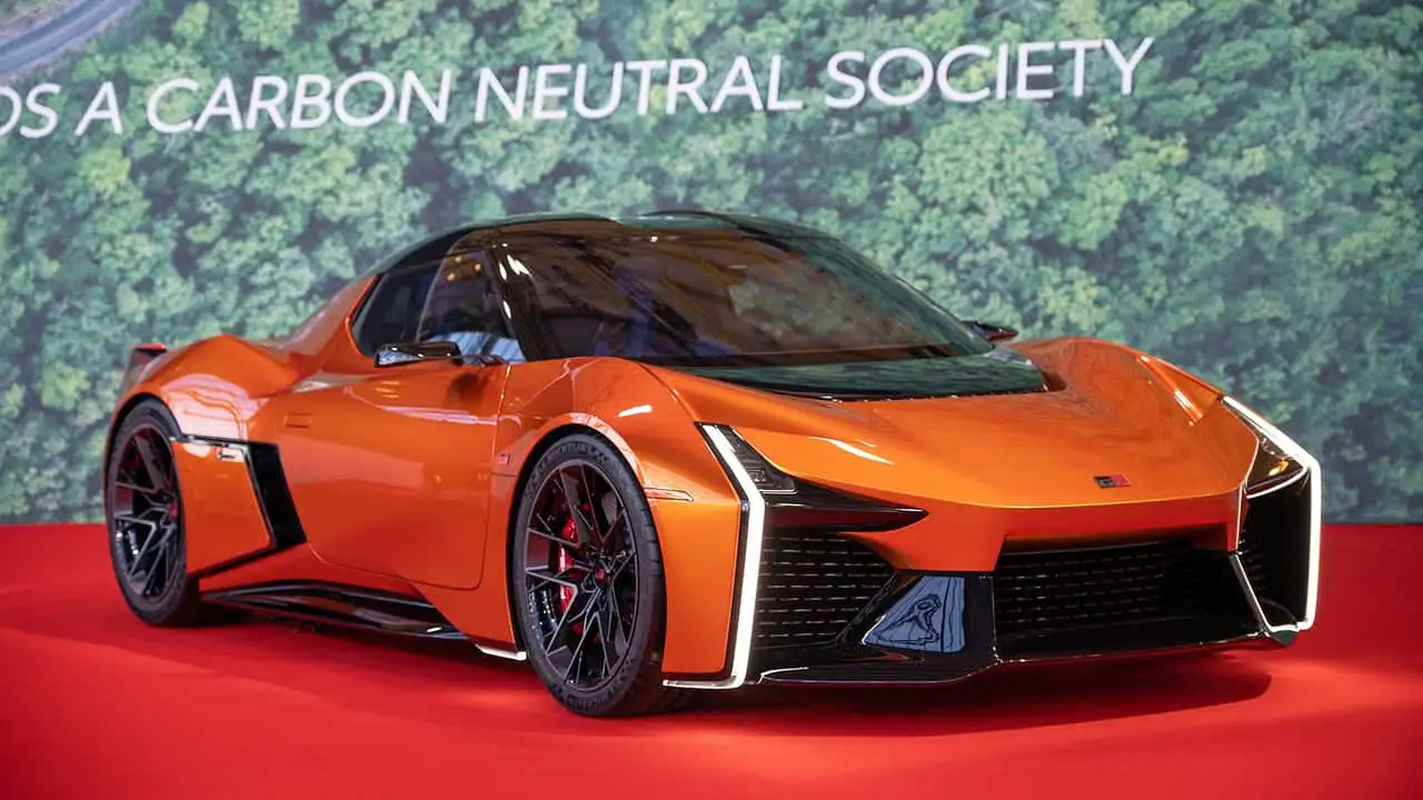Compact proportions of the new MR2