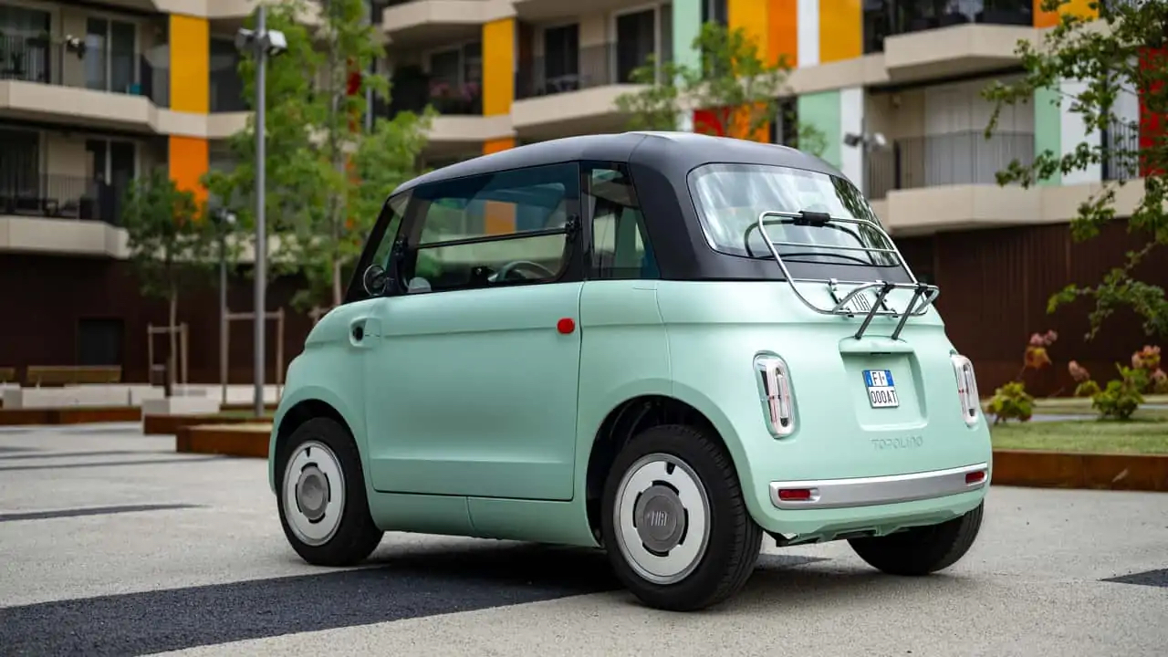 Fiat Topolino на парковці