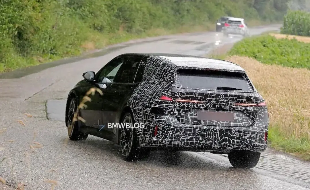 Дизайн BMW i3 Touring з чистими лініями та захованими дверними ручками
